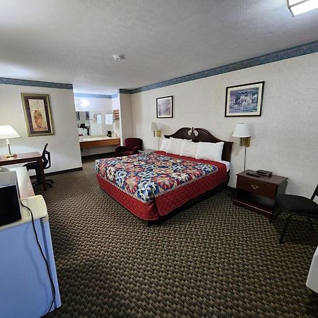 Americas Inn Бардстаун Экстерьер фото