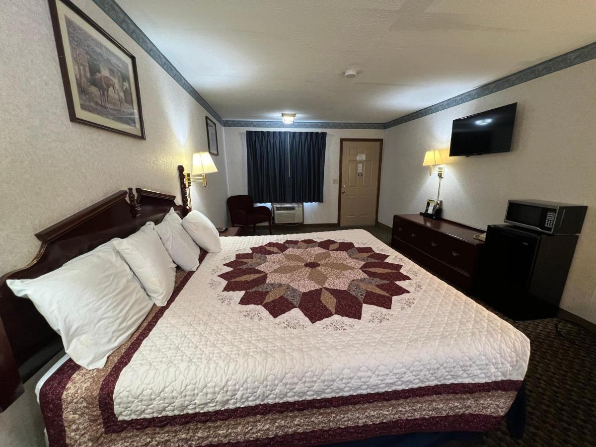 Americas Inn Бардстаун Экстерьер фото