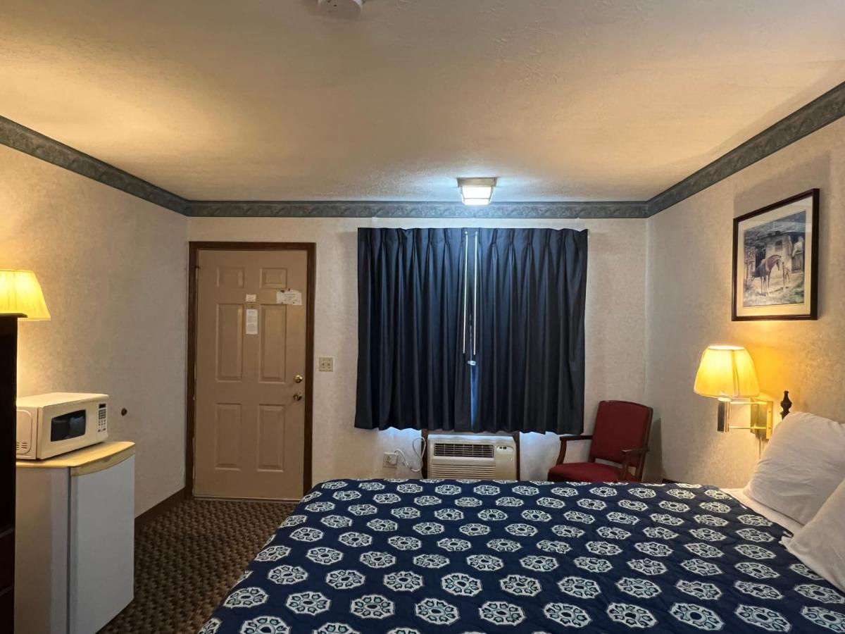 Americas Inn Бардстаун Экстерьер фото