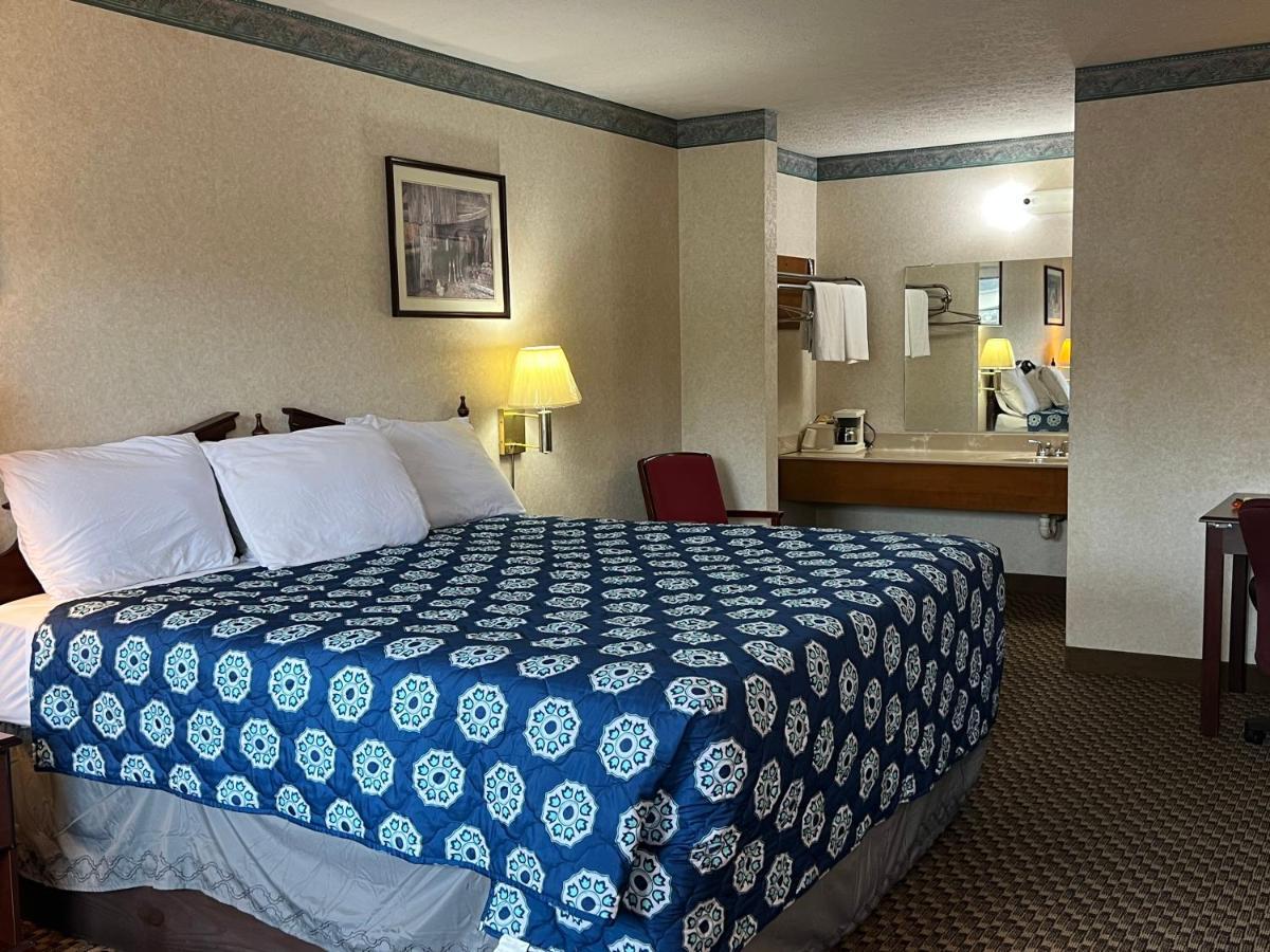 Americas Inn Бардстаун Экстерьер фото