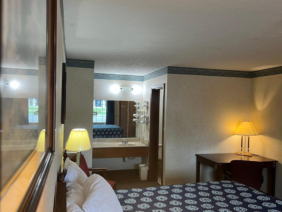 Americas Inn Бардстаун Экстерьер фото