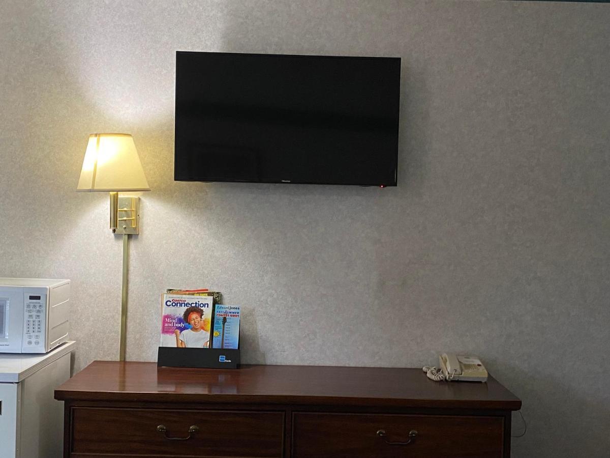 Americas Inn Бардстаун Экстерьер фото