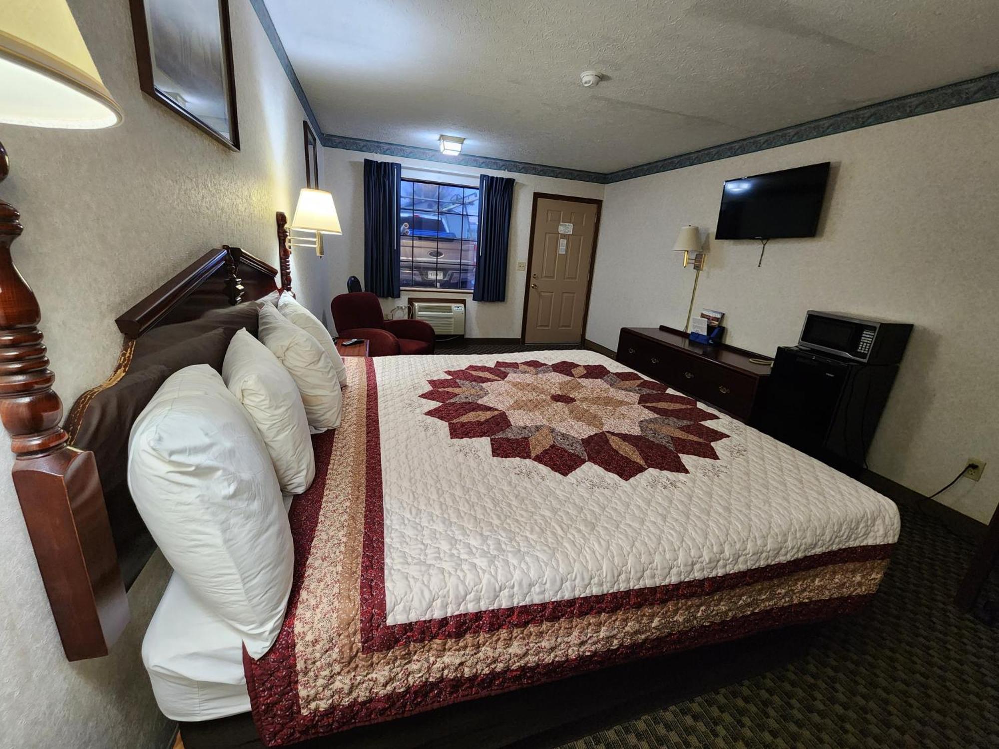 Americas Inn Бардстаун Экстерьер фото