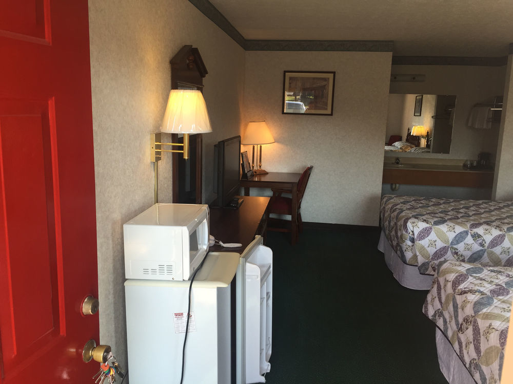 Americas Inn Бардстаун Экстерьер фото