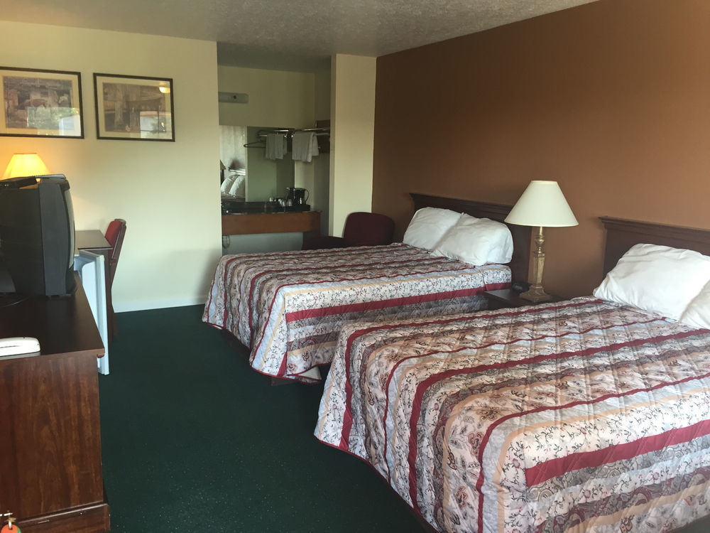 Americas Inn Бардстаун Экстерьер фото