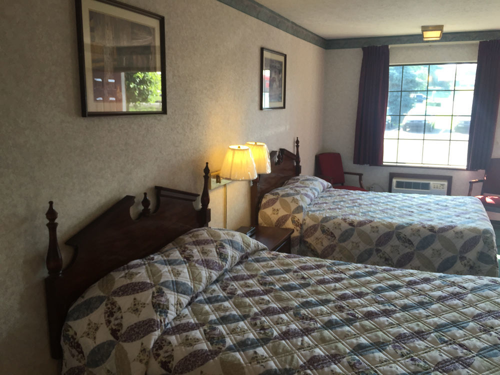 Americas Inn Бардстаун Экстерьер фото