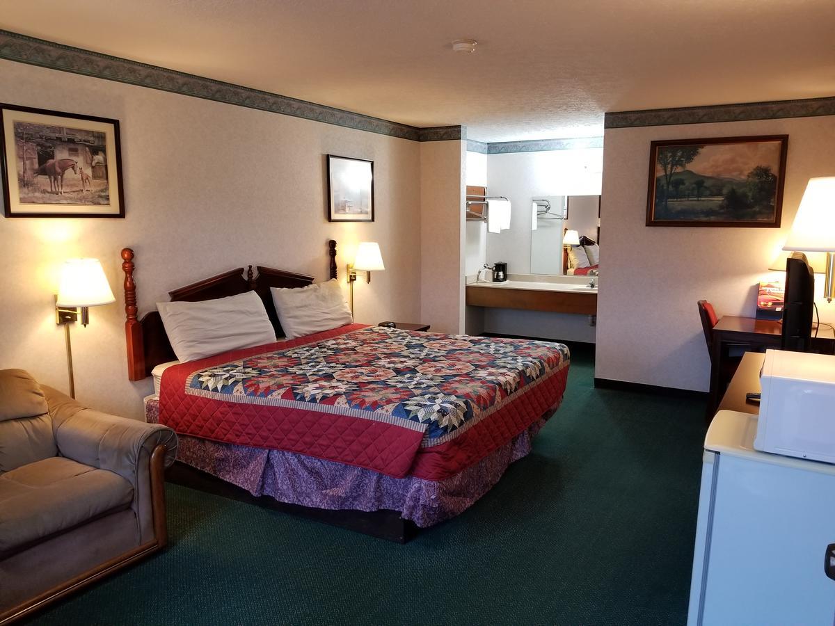 Americas Inn Бардстаун Экстерьер фото
