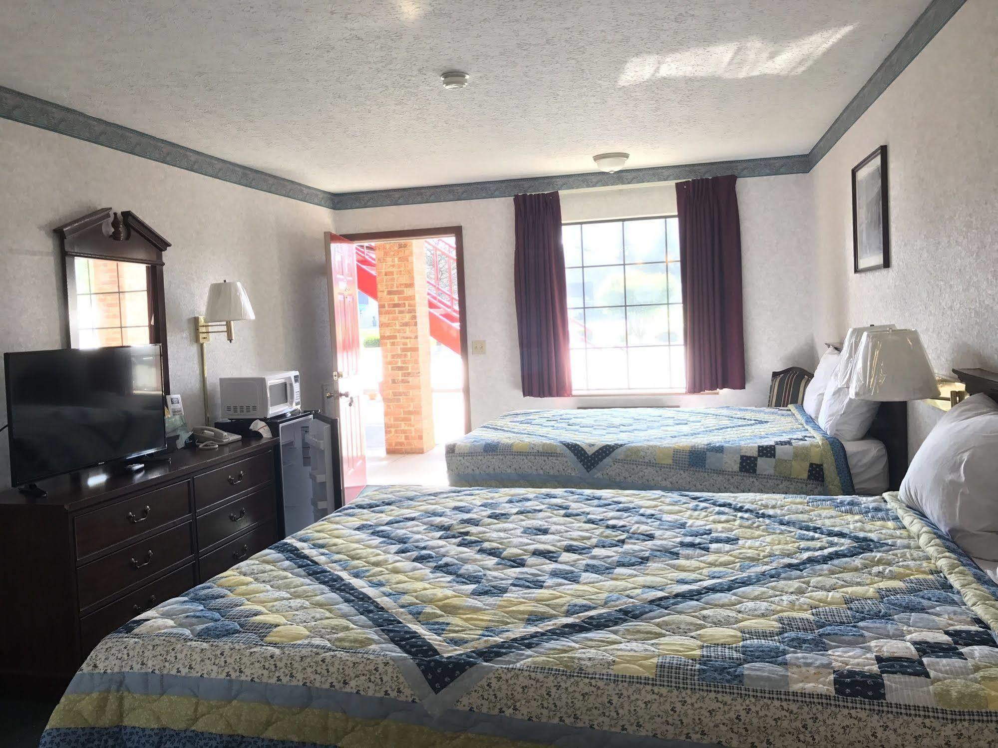Americas Inn Бардстаун Экстерьер фото